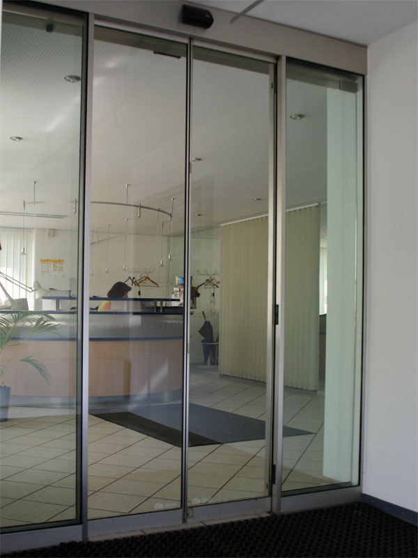 Türen und Fenster